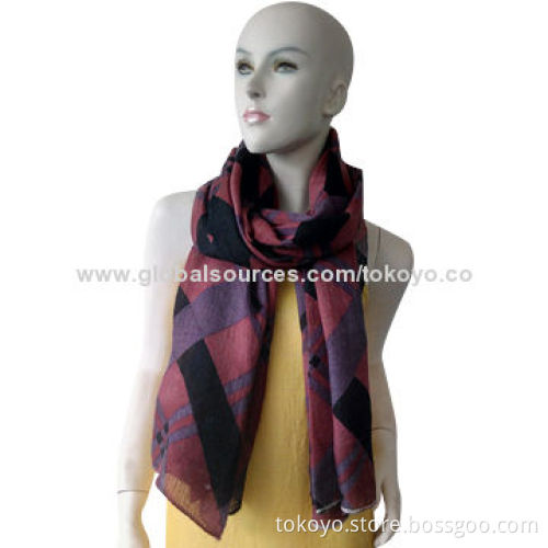 Woolen scarf with twill check yarn dyed, measures 180*70cm overlocked, upmarket